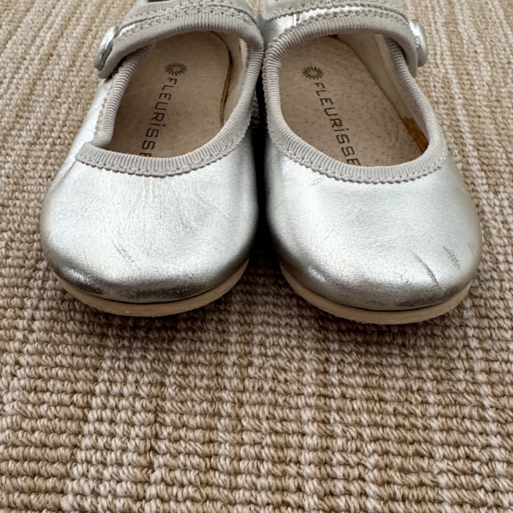 Fleurisse Elizabeth Silver Leather Mary-Jane Shoe With Velcro Closure - Picture 5 of 5